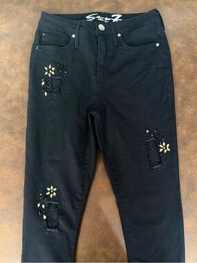 Seven7 Black Embellished High Rise Distressed Skinny Jeans